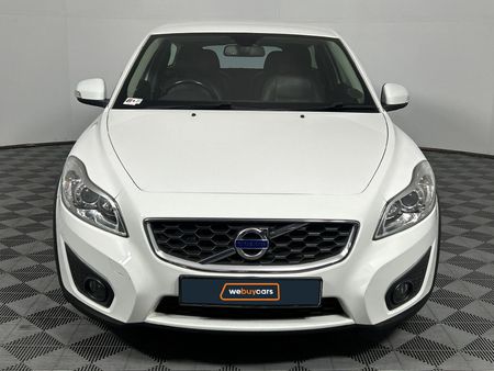 2013-Volvo-C30-20-Essential_14