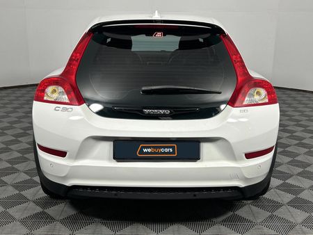 2013-Volvo-C30-20-Essential_17