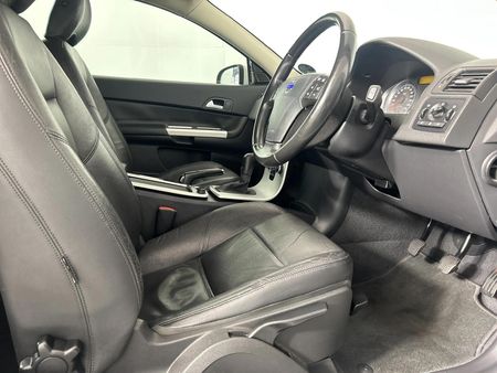 2013-Volvo-C30-20-Essential_8