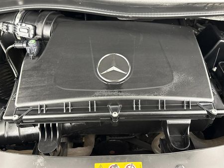 2019-Mercedes-Benz-V-Class-V-250d-Avantgarde-Auto_13