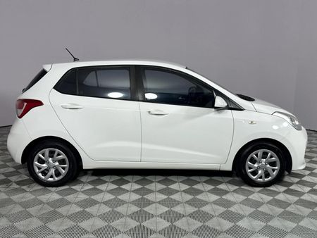 2018-Hyundai-Grand-i10-10-Motion_17