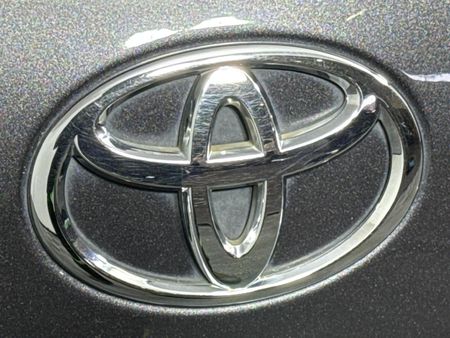 2011-Toyota-Yaris-Zen1-3-dr_10