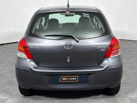 2011-Toyota-Yaris-Zen1-3-dr_17