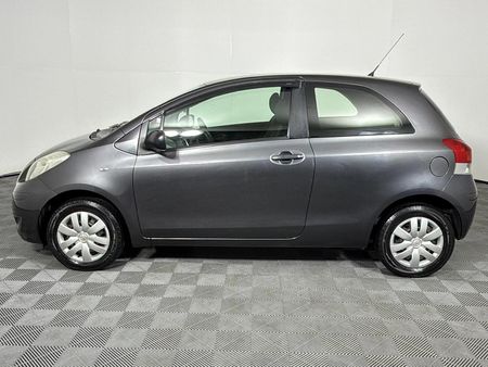 2011-Toyota-Yaris-Zen1-3-dr_18
