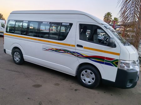 2019-Toyota-Quantum-27-Sesfikile-16-seater-VVTI_3