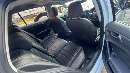 2019-Volkswagen-Golf-VII-14-TSI-Comfortline-Auto_10