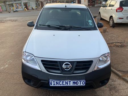 2019-Nissan-NP200-16-AC-Safety-Pack_0