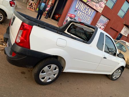 2019-Nissan-NP200-16-AC-Safety-Pack_11