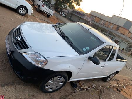 2019-Nissan-NP200-16-AC-Safety-Pack_5