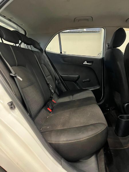 2018-Kia-Picanto-10-Street_11