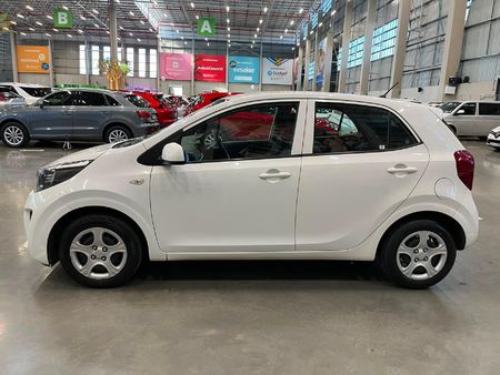 2018-Kia-Picanto-10-Street_5