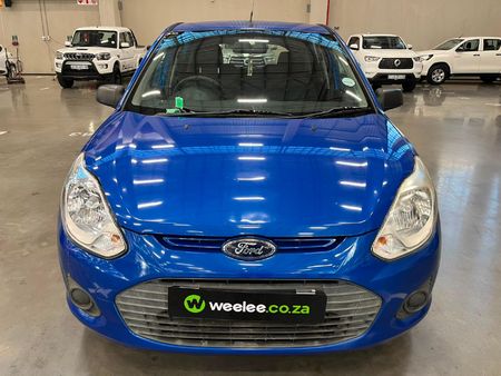 2015-Ford-Figo-14-Ambiente_7