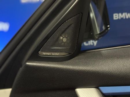 2016-BMW-3-Series-340i-M-Sport-Auto_17