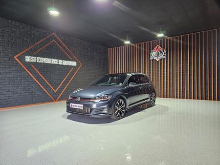 2020-Volkswagen-Golf-VII-GTI-20-TSI-Auto_0