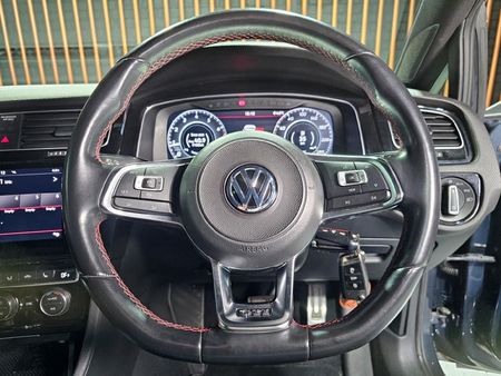 2020-Volkswagen-Golf-VII-GTI-20-TSI-Auto_10
