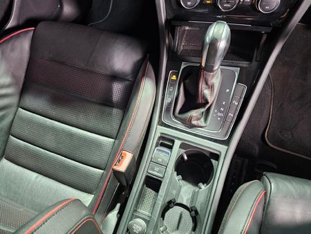 2020-Volkswagen-Golf-VII-GTI-20-TSI-Auto_14