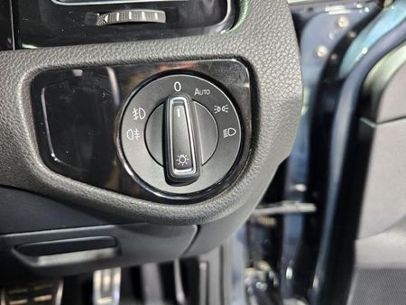 2020-Volkswagen-Golf-VII-GTI-20-TSI-Auto_17