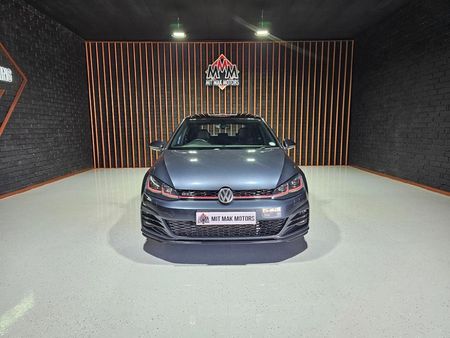 2020-Volkswagen-Golf-VII-GTI-20-TSI-Auto_1