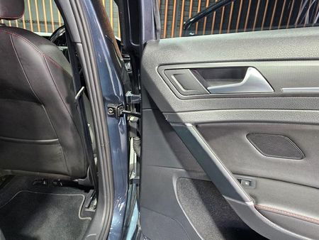 2020-Volkswagen-Golf-VII-GTI-20-TSI-Auto_20