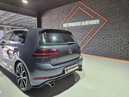 2020-Volkswagen-Golf-VII-GTI-20-TSI-Auto_28