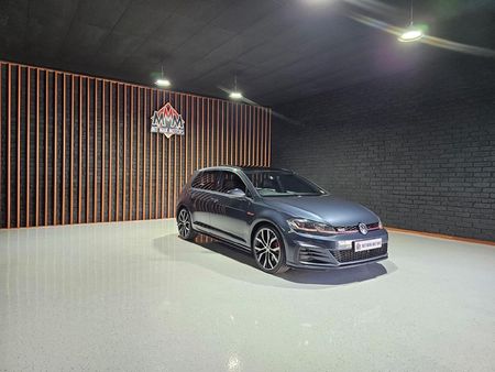 2020-Volkswagen-Golf-VII-GTI-20-TSI-Auto_2