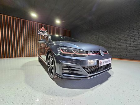 2020-Volkswagen-Golf-VII-GTI-20-TSI-Auto_5