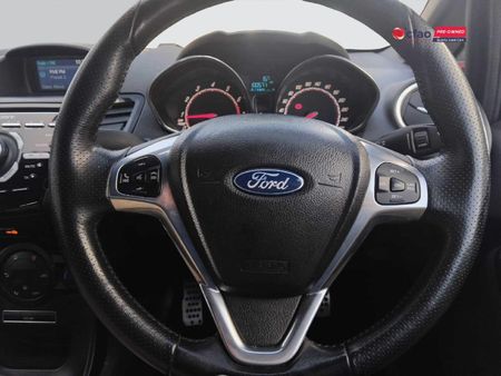2014-Ford-Fiesta-ST-16-EcoBoost-GDTi_12