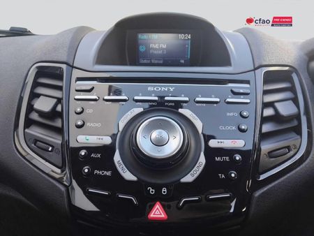 2014-Ford-Fiesta-ST-16-EcoBoost-GDTi_14