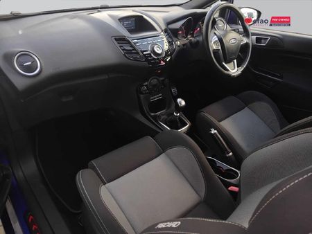 2014-Ford-Fiesta-ST-16-EcoBoost-GDTi_19
