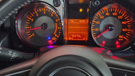 2022-Suzuki-Jimny-15-GLX_11