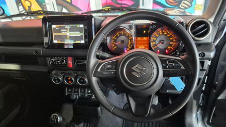 2022-Suzuki-Jimny-15-GLX_12