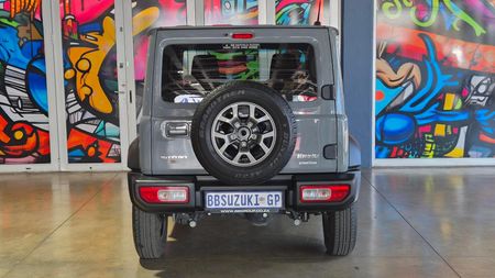2022-Suzuki-Jimny-15-GLX_2