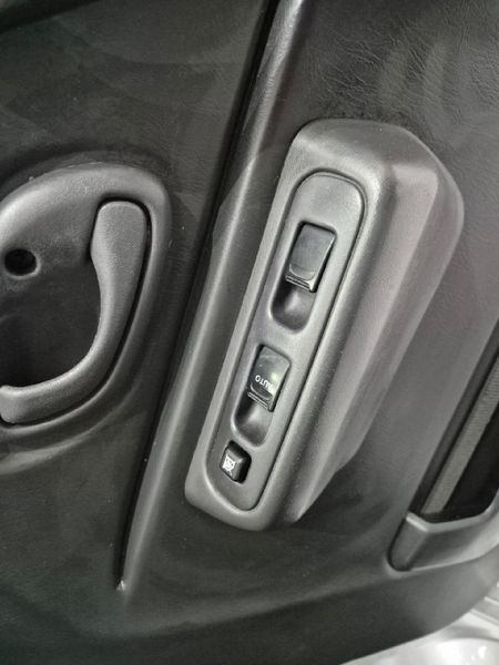 2015-Suzuki-Jimny-13-Auto_11
