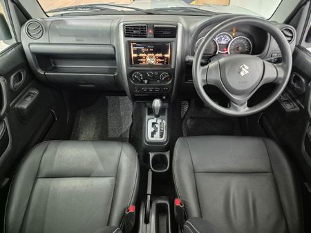 2015-Suzuki-Jimny-13-Auto_12