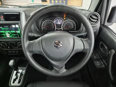 2015-Suzuki-Jimny-13-Auto_15