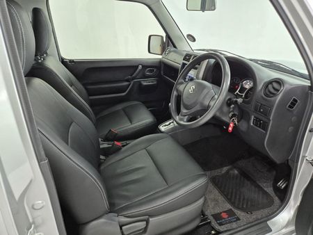 2015-Suzuki-Jimny-13-Auto_7