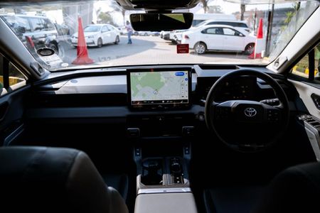 2026-Toyota-RAV4-25-VX-Hybrid-CVT-Auto-E-Four_16