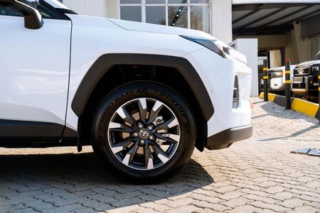 2026-Toyota-RAV4-25-VX-Hybrid-CVT-Auto-E-Four_27