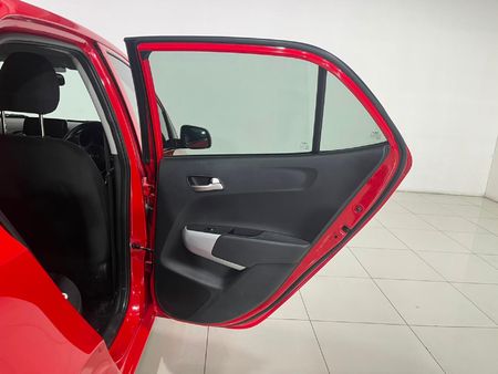 2022-Kia-Picanto-10-Street-Auto_12