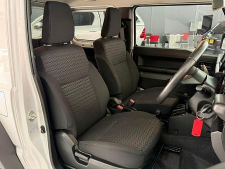 2023-Suzuki-Jimny-15-GLX-Auto_9
