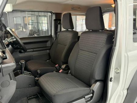 2023-Suzuki-Jimny-15-GLX-Auto_11