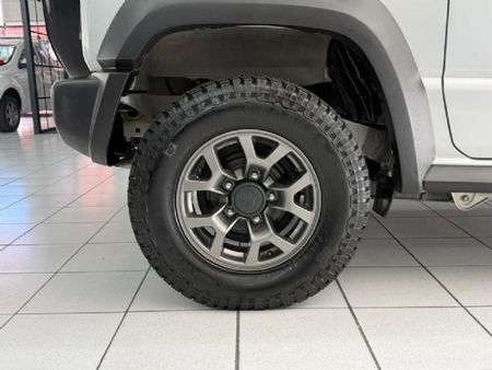 2023-Suzuki-Jimny-15-GLX-Auto_12