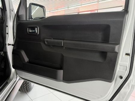 2023-Suzuki-Jimny-15-GLX-Auto_26