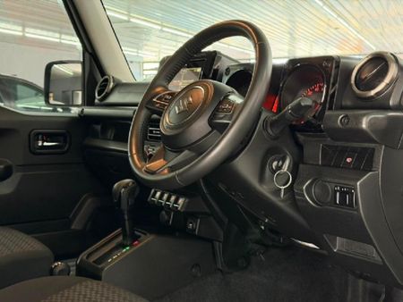 2023-Suzuki-Jimny-15-GLX-Auto_8