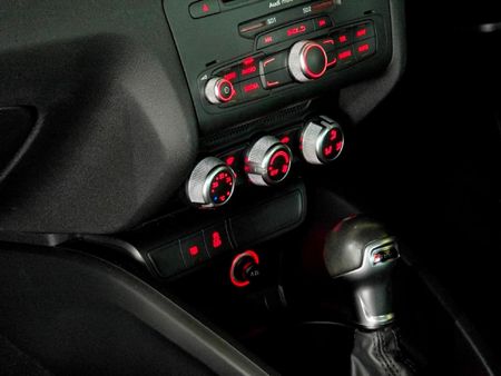 2015-Audi-A1-14-TFSI-3-dr-Attraction-Auto_14