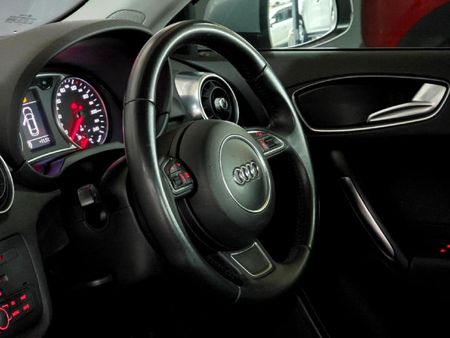 2015-Audi-A1-14-TFSI-3-dr-Attraction-Auto_18
