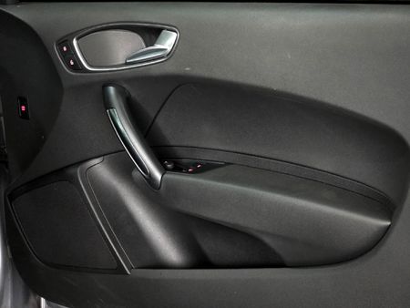 2015-Audi-A1-14-TFSI-3-dr-Attraction-Auto_19