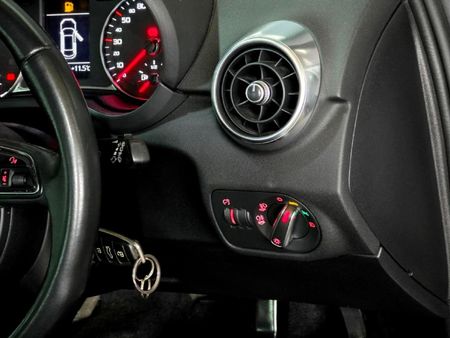 2015-Audi-A1-14-TFSI-3-dr-Attraction-Auto_20
