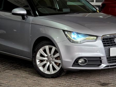 2015-Audi-A1-14-TFSI-3-dr-Attraction-Auto_24