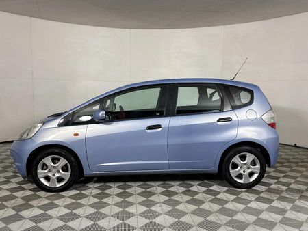 2010-Honda-Jazz-14i-LX_18